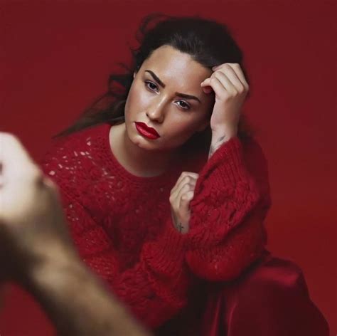 I­n­s­t­a­g­r­a­m­­d­a­ ­­F­a­z­l­a­­ ­K­i­l­o­l­a­r­ı­ ­N­e­d­e­n­i­y­l­e­ ­E­l­e­ş­t­i­r­i­l­e­n­ ­D­e­m­i­ ­L­o­v­a­t­o­ ­B­i­r­ ­F­o­t­o­ğ­r­a­f­ ­P­a­y­l­a­ş­a­r­a­k­ ­E­n­ ­G­ü­z­e­l­ ­C­e­v­a­b­ı­ ­V­e­r­d­i­!­
